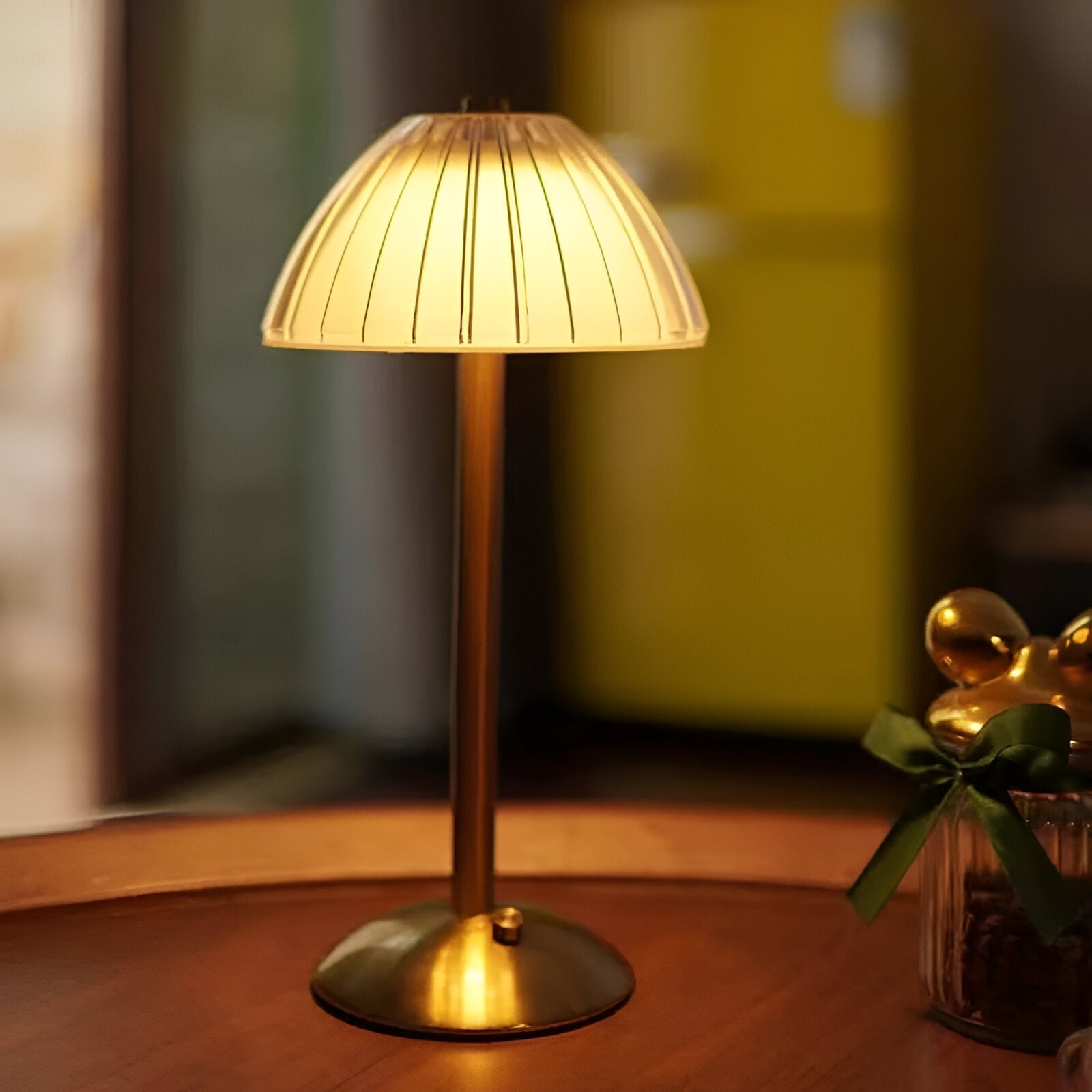 Table Lamp Glass Shade 15.0 cm Wireless Rechargeable Bedroom Bedside Touch Dimmable Vintage Desk Lighting | Thomler