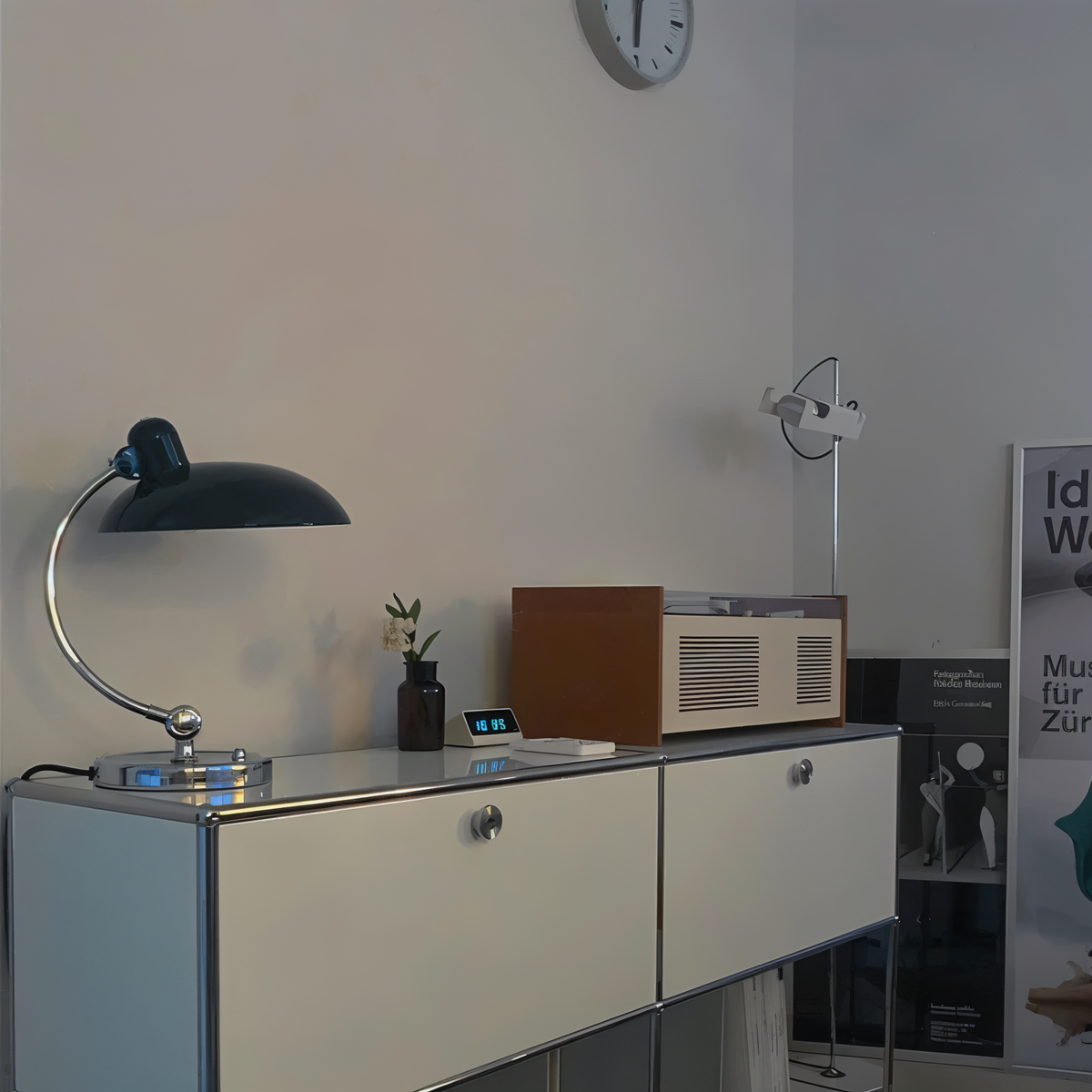 Pivoting Metal Task Light with Dome Shade for Desk & Nightstand – Classic Industrial Design | Thomler