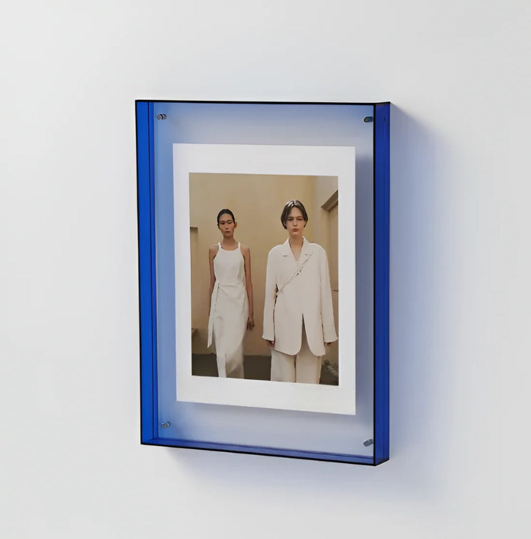 Clear Acrylic Picture Frame – Modern Floating Display for Desk & Wall | Thomler