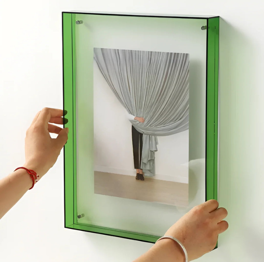 Clear Acrylic Picture Frame – Modern Floating Display for Desk & Wall | Thomler
