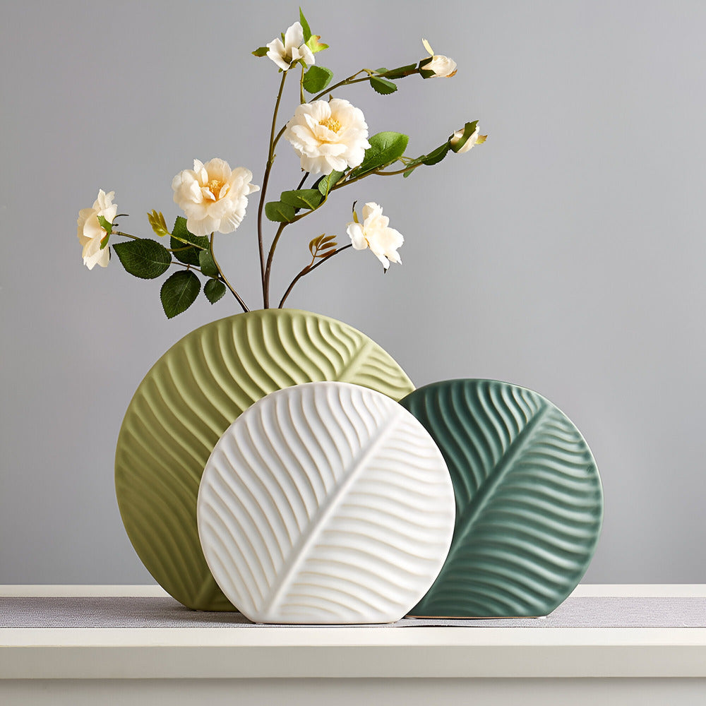 Ceramic Vase for Dried or Fresh Flowers – Nordic Style, Handcrafted Finish, Matte Glazed Pottery, Small Decorative Accent for Tabletop | Thomler