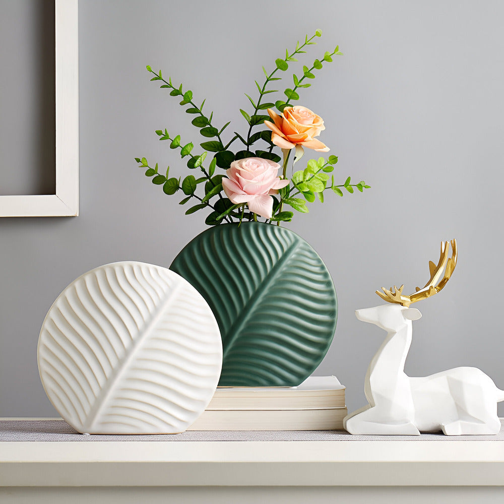 Ceramic Vase for Dried or Fresh Flowers – Nordic Style, Handcrafted Finish, Matte Glazed Pottery, Small Decorative Accent for Tabletop | Thomler