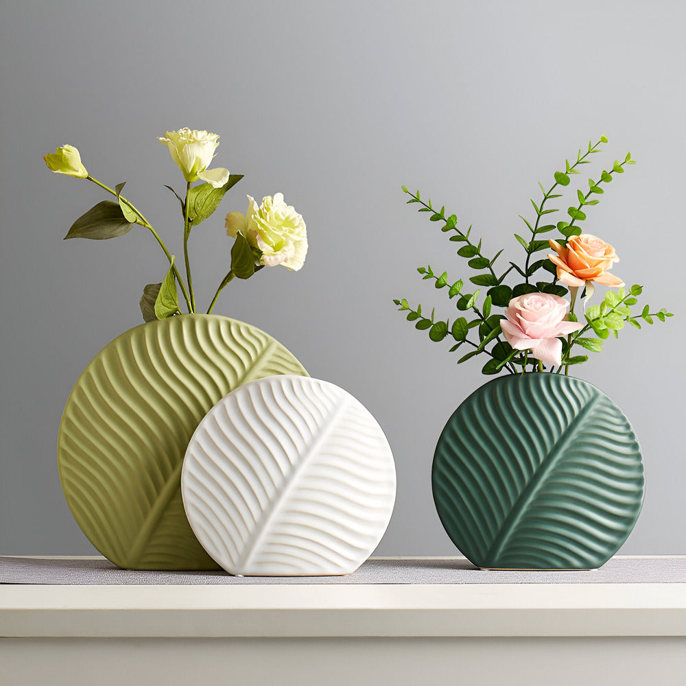 Ceramic Vase for Dried or Fresh Flowers – Nordic Style, Handcrafted Finish, Matte Glazed Pottery, Small Decorative Accent for Tabletop | Thomler