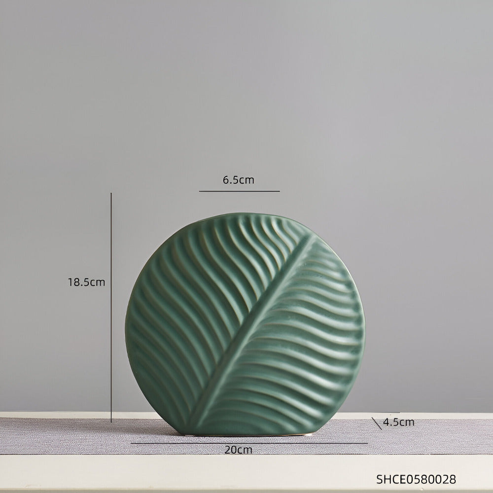 Ceramic Vase for Dried or Fresh Flowers – Nordic Style, Handcrafted Finish, Matte Glazed Pottery, Small Decorative Accent for Tabletop | Thomler