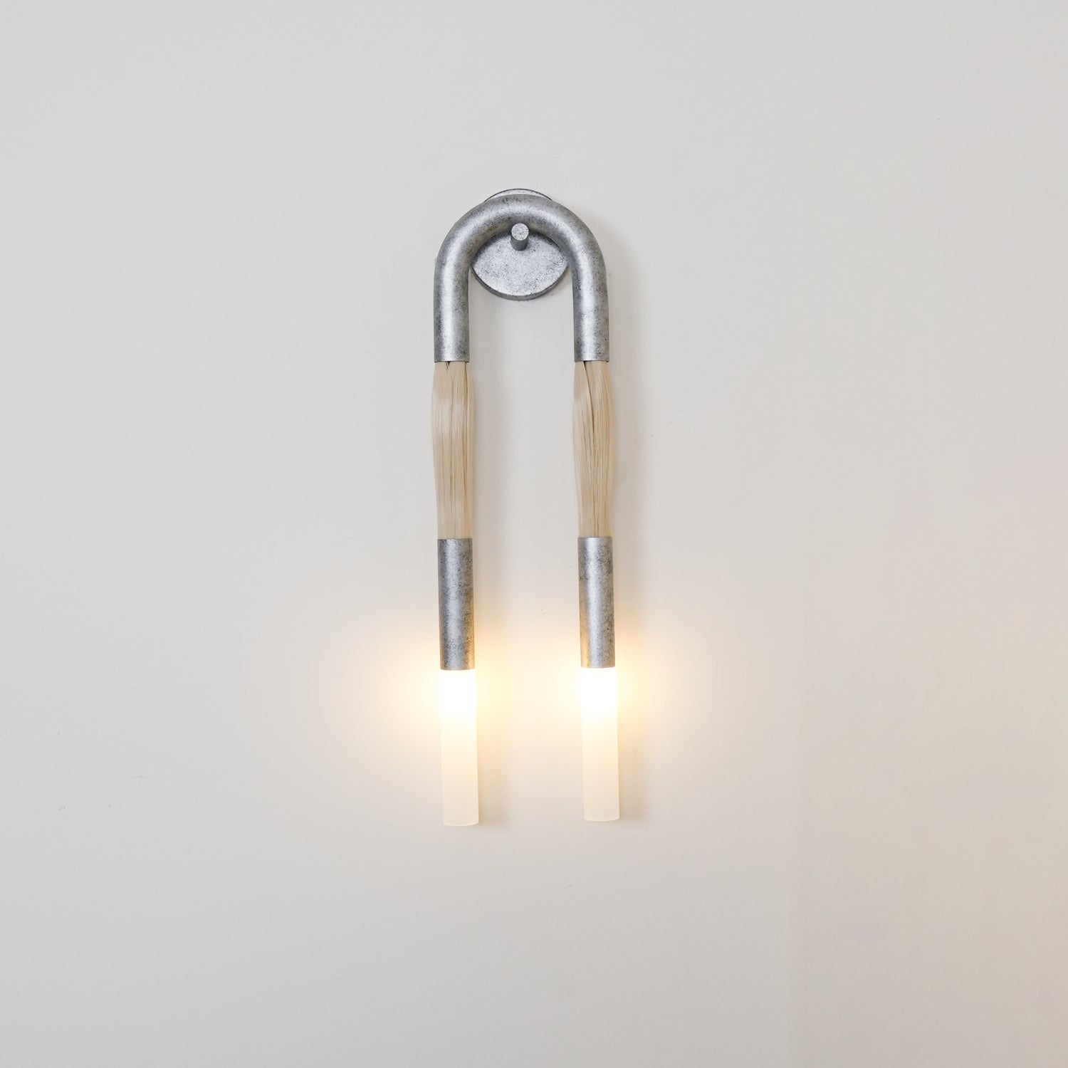 Iron Wall Lamp 26.4 in (67.0 cm) Horsehair Style Indoor Bedroom Living Room Decorative Lighting | Thomler