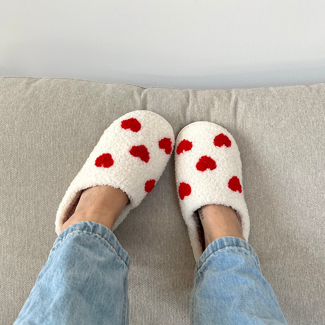 Plush Heart Slippers – Ultra Soft Indoor Shoes with Non-Slip Sole for Women | Thomler
