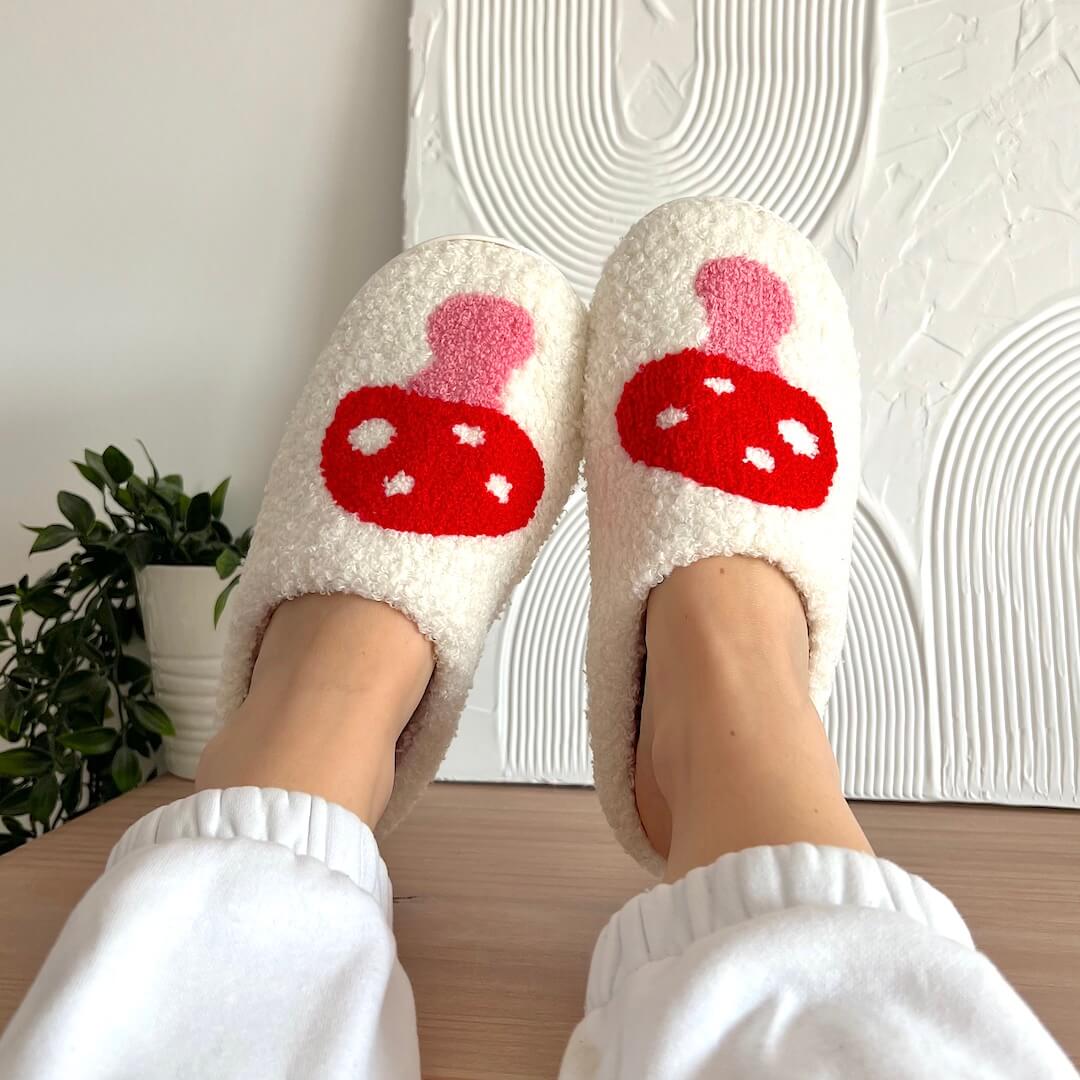 Plush Heart Slippers – Ultra Soft Indoor Shoes with Non-Slip Sole for Women | Thomler