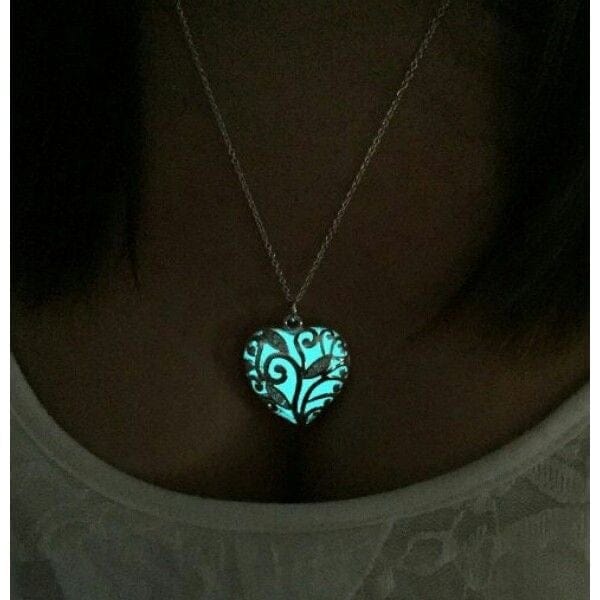 Luminous Heart Pendant Necklace – Glow-in-the-Dark Jewelry for Women – Adjustable 16-18 in Chain – Hypoallergenic Stainless Steel – Gift | Thomler