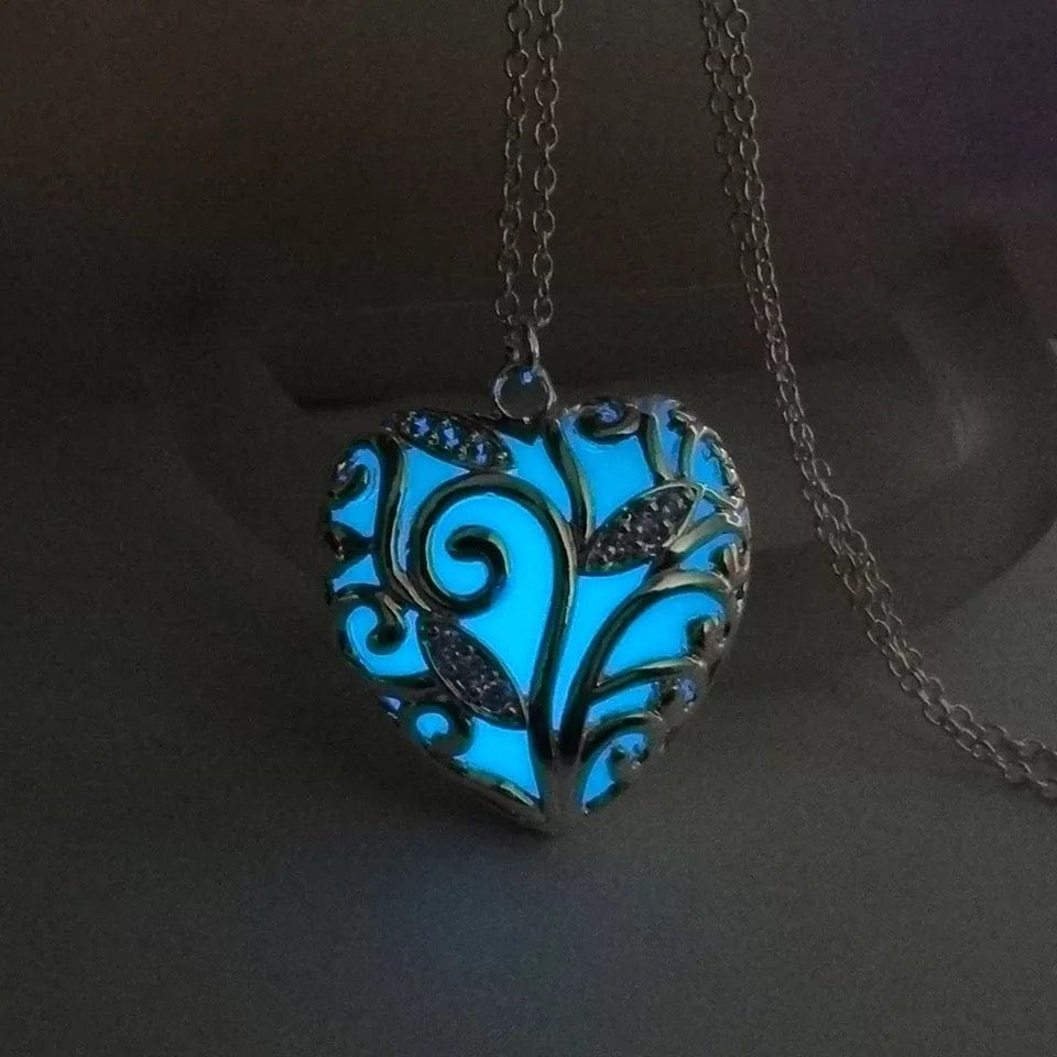 Luminous Heart Pendant Necklace – Glow-in-the-Dark Jewelry for Women – Adjustable 16-18 in Chain – Hypoallergenic Stainless Steel – Gift | Thomler