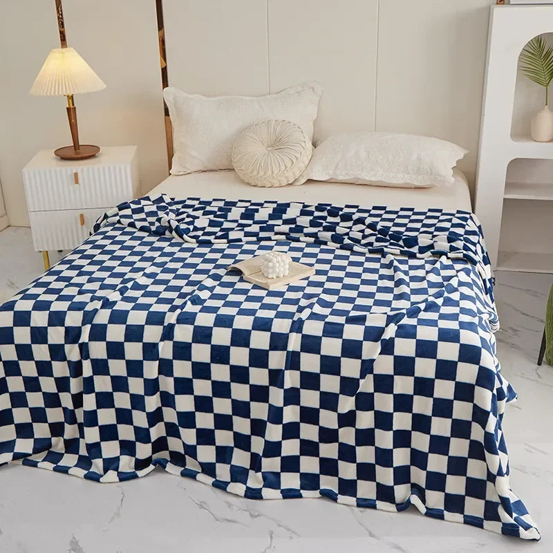 Checkered Throw Blanket – Soft Polyester Sofa Cover in Classic Plaid Pattern for Couch, Bed, or Armchair | Thomler