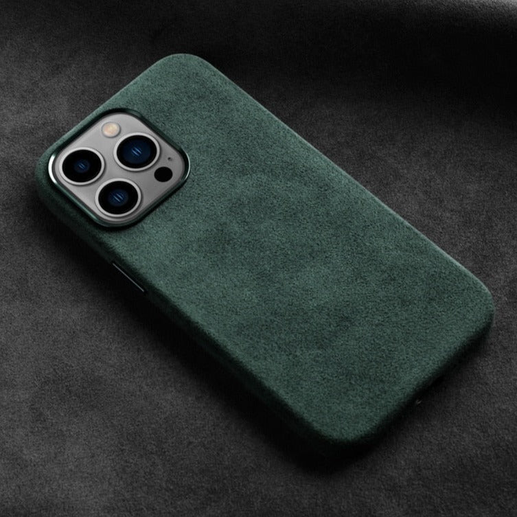 Premium Suede-Feel iPhone Case with Shock Absorption for 13-17 Series – Soft-Touch Protective Cover | Thomler