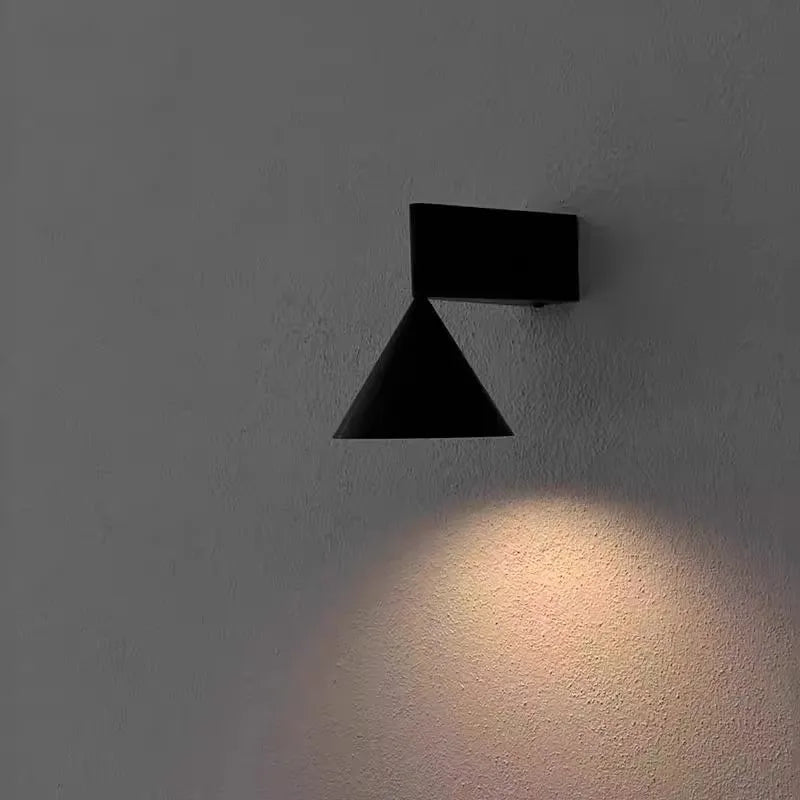 Streamlined LED Wall Fixture – Contemporary Metal Accent Lighting for Hallways, Bedrooms & Entryways | Thomler