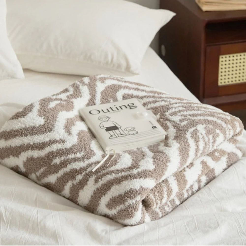 Black & White Animal Print Microfiber Throw Blanket – Plush Velvet Accent for Couch or Bed | Thomler