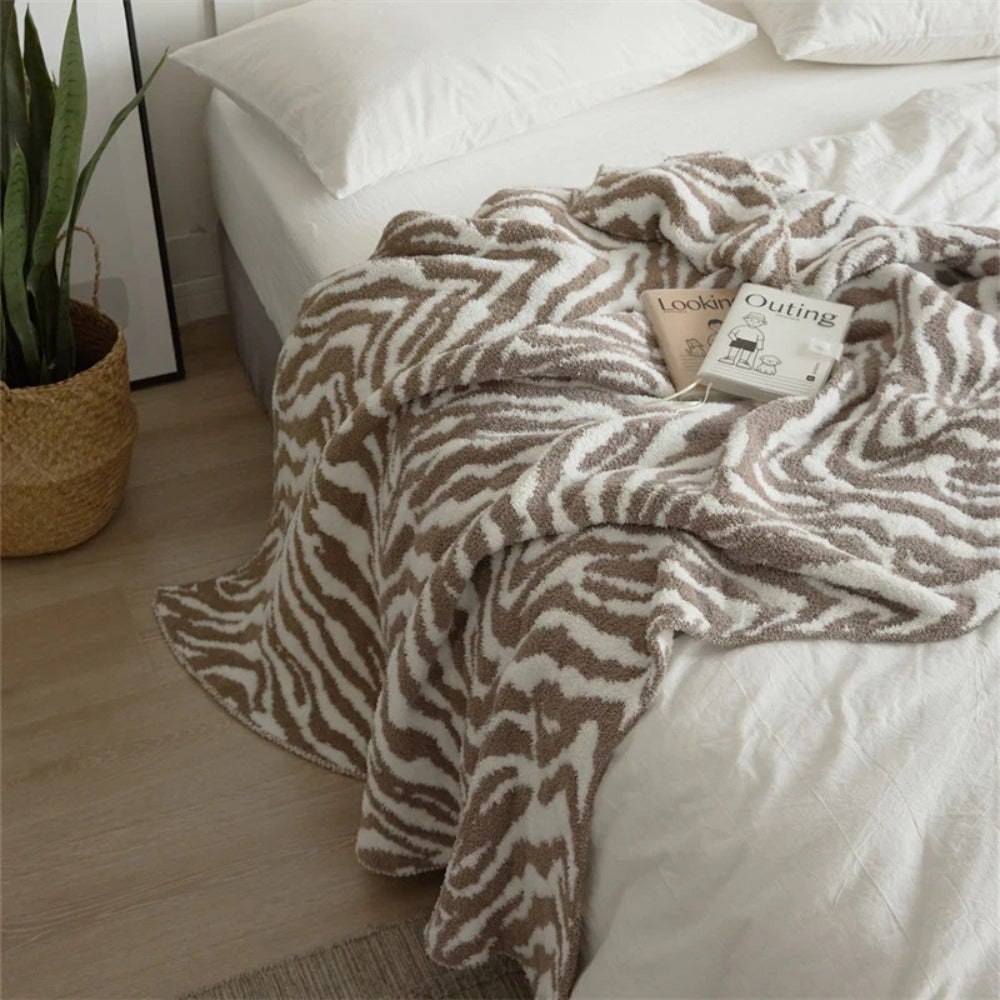 Black & White Animal Print Microfiber Throw Blanket – Plush Velvet Accent for Couch or Bed | Thomler
