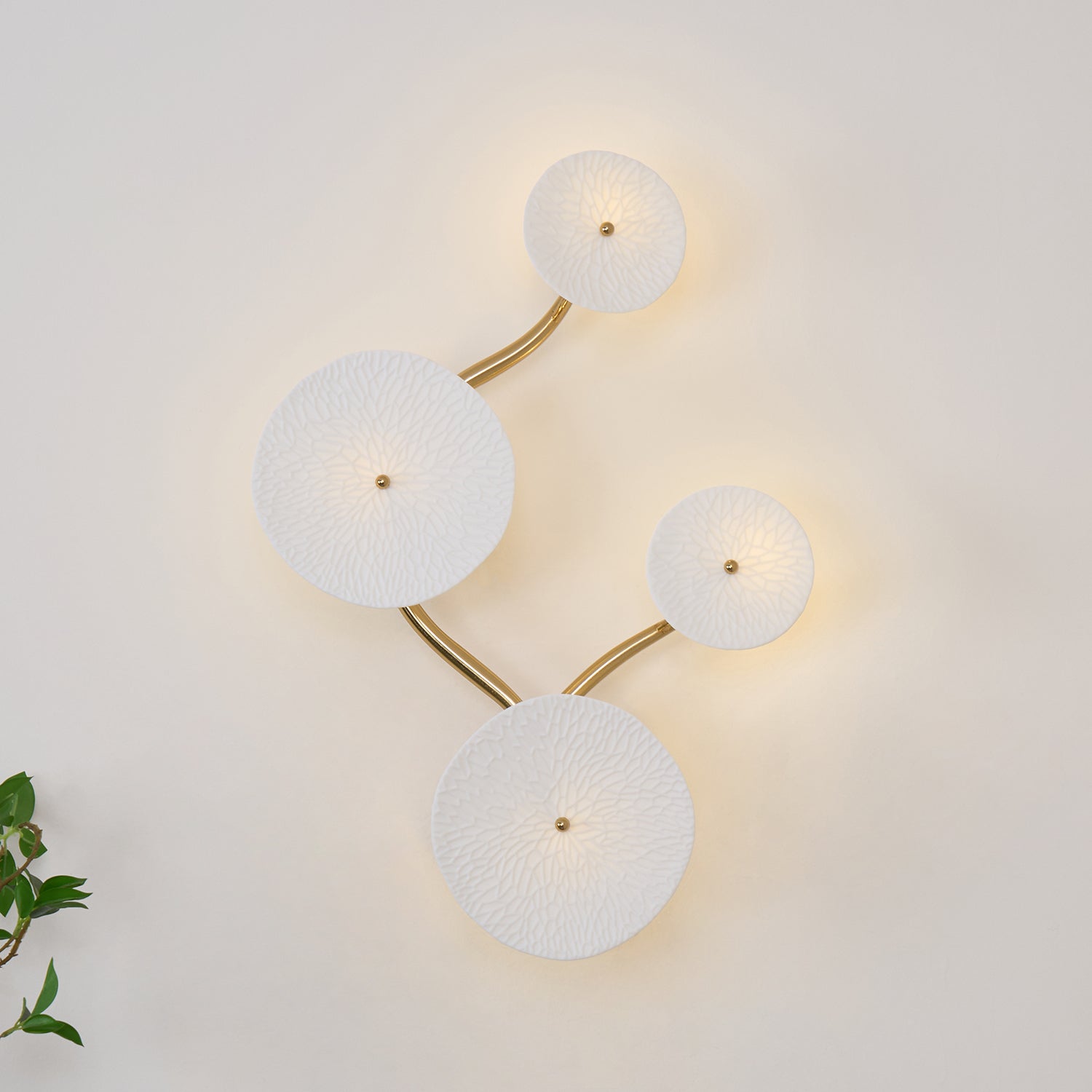 Ceramic Wall Lamp 19.7 in Vertical Lotus Cascade Gold Indoor LED Decorative Lighting | Thomler