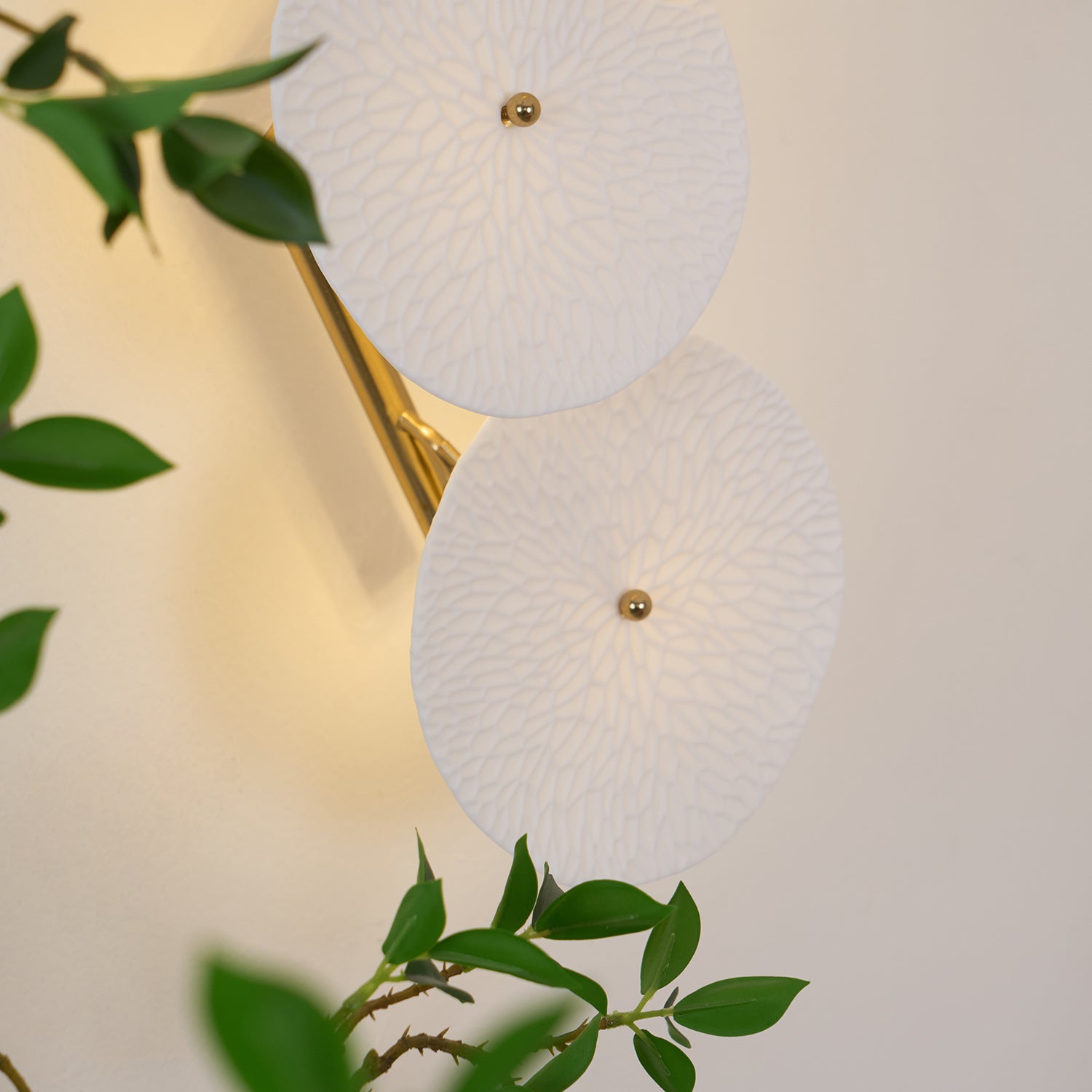 Ceramic Wall Lamp 19.7 in Vertical Lotus Cascade Gold Indoor LED Decorative Lighting | Thomler