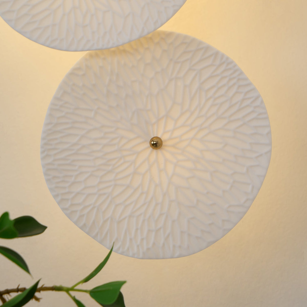 Ceramic Blossom Wall Light with Metal Stem – Hardwired Modern Sconce for Bedroom & Living Room | Thomler