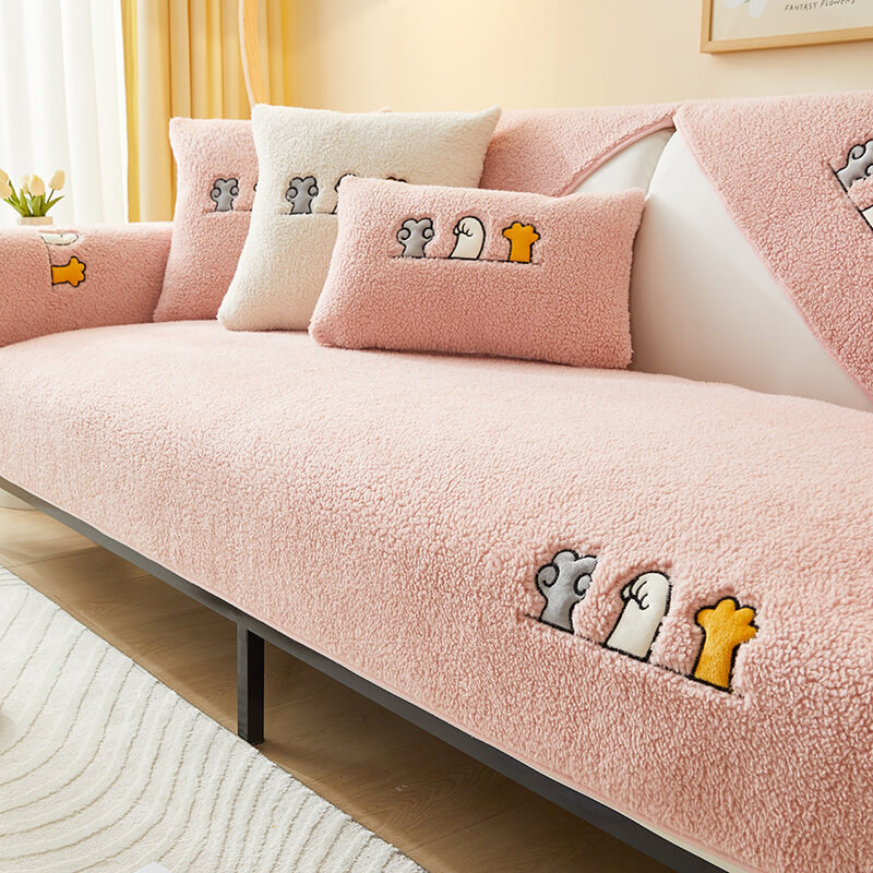 Plush Faux-Sherpa Furniture Throw with Paw Print Detail – Pet-Friendly Sofa & Chair Protection | Thomler
