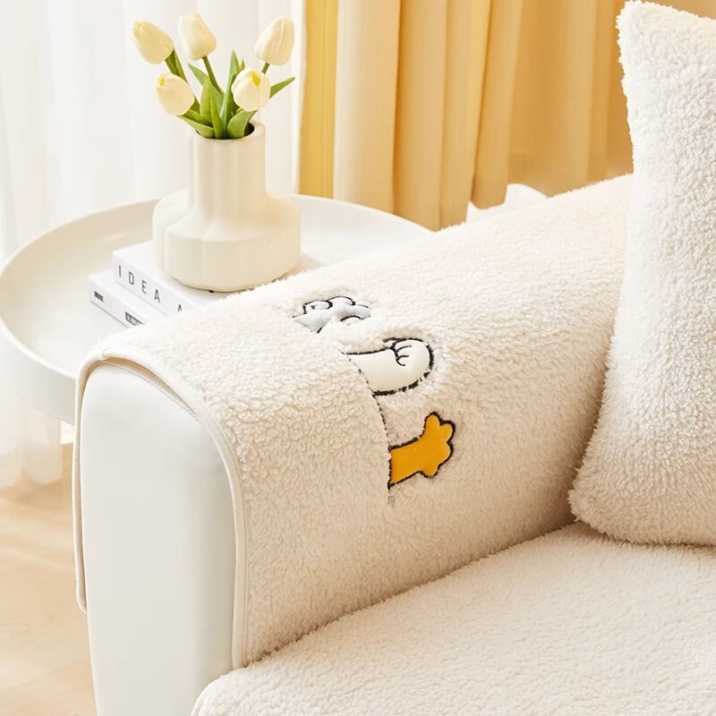 Plush Faux-Sherpa Furniture Throw with Paw Print Detail – Pet-Friendly Sofa & Chair Protection | Thomler