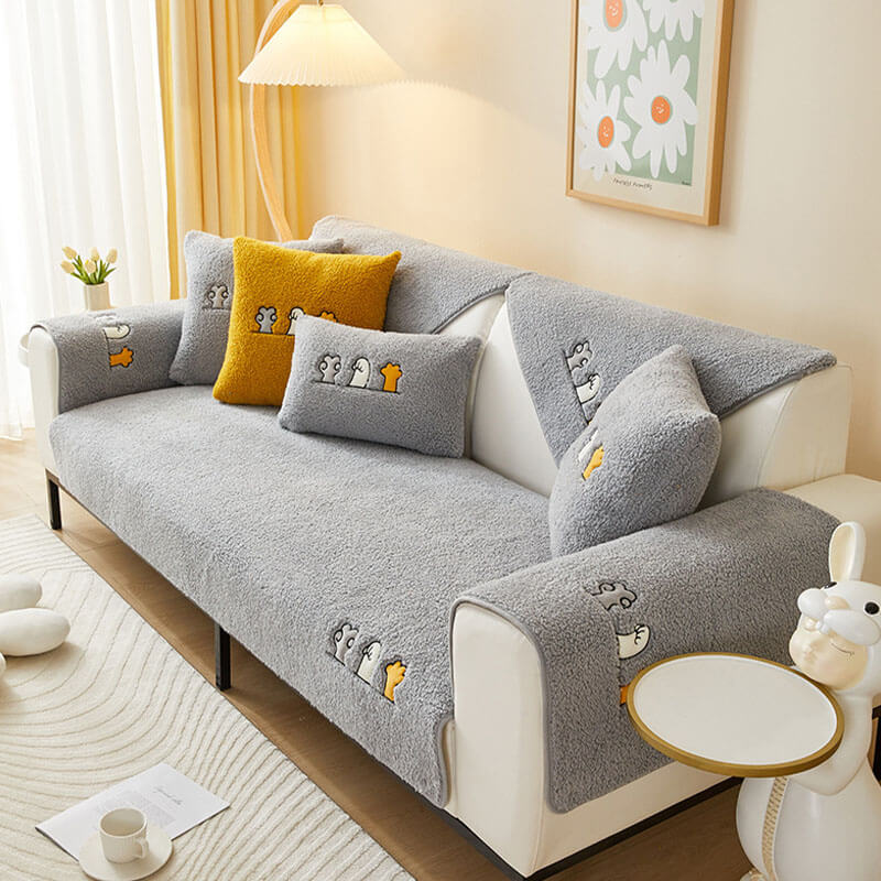 Plush Faux-Sherpa Furniture Throw with Paw Print Detail – Pet-Friendly Sofa & Chair Protection | Thomler