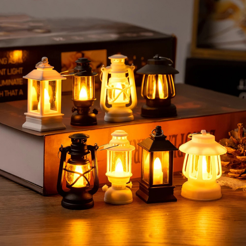 Miniature LED Night Light for Dollhouses & Shelves – Vintage Style Accent Lamp for Play Scenes & Display | Thomler