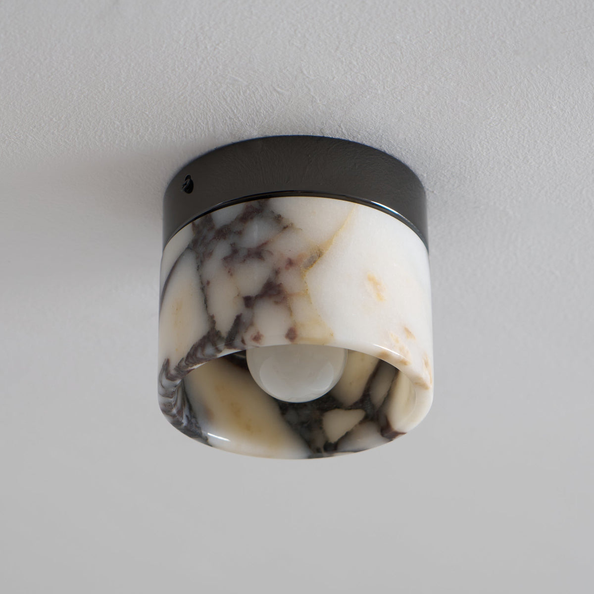 Compact Stone Flush-Mount Light Fixture with Natural Veining – Small Round Pendant for Entryway, Hallway & Bedroom | Thomler