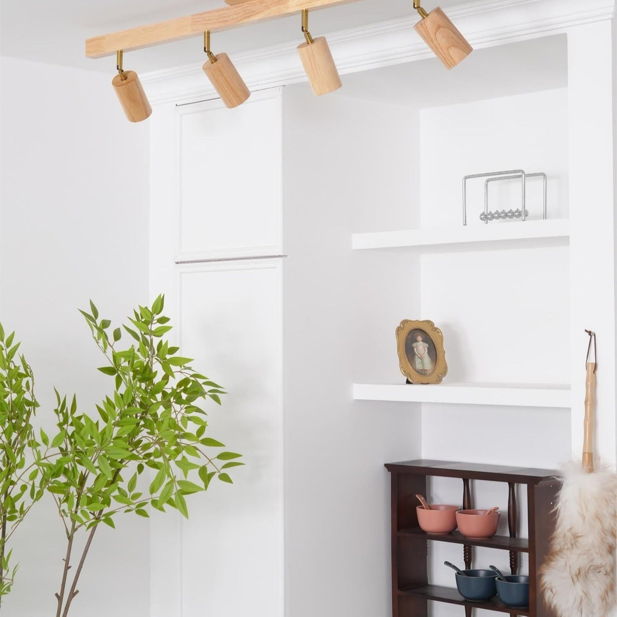 Adjustable Cylinder Track Lighting with Natural Walnut Frame – 2-5 Head Ceiling Spotlight for Kitchen, Gallery & Hallway | Thomler