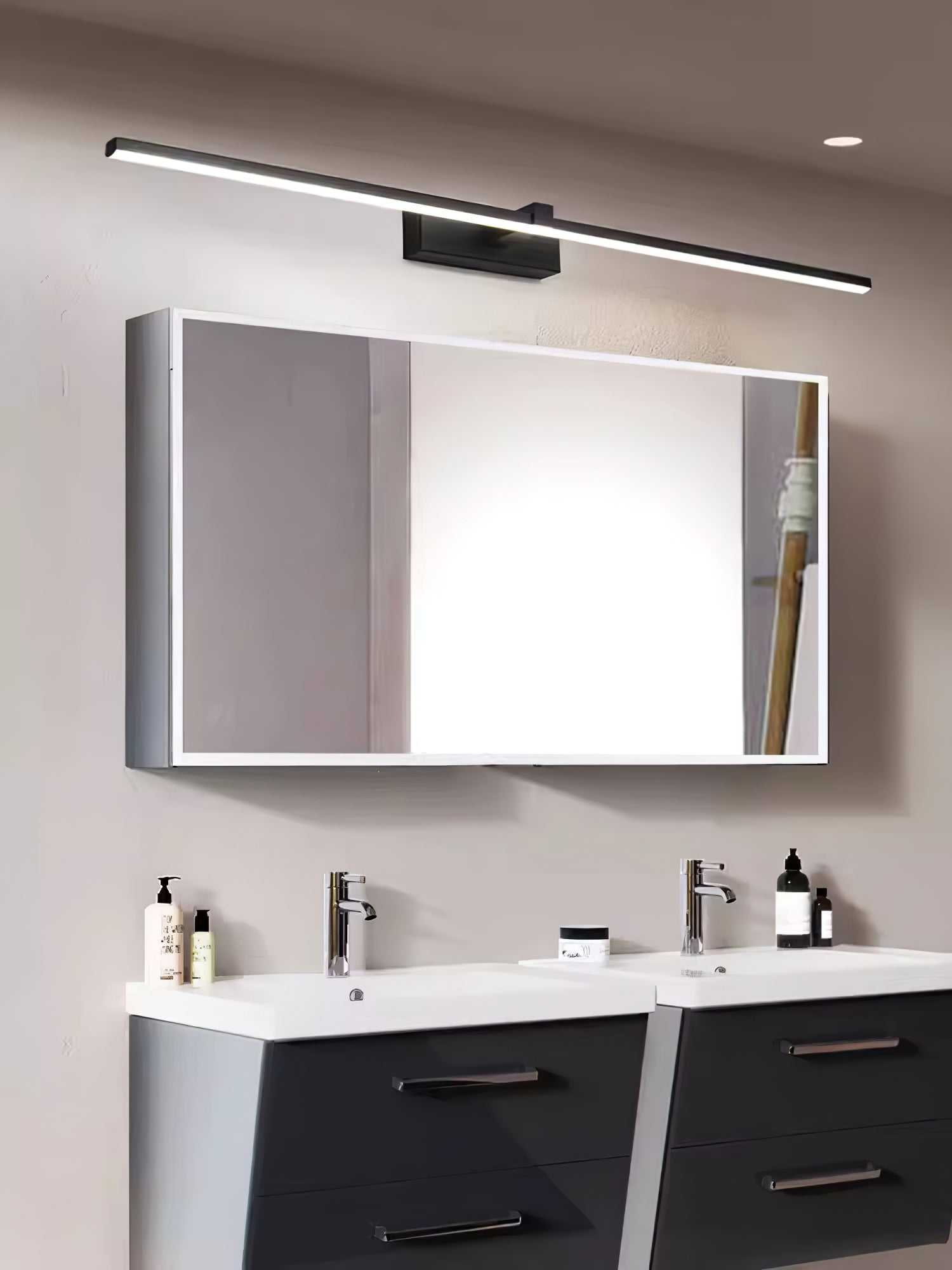 Metal Linear Wall Light Aluminum 15.7 in 1-Light Black Bathroom Vanity Lighting | Thomler