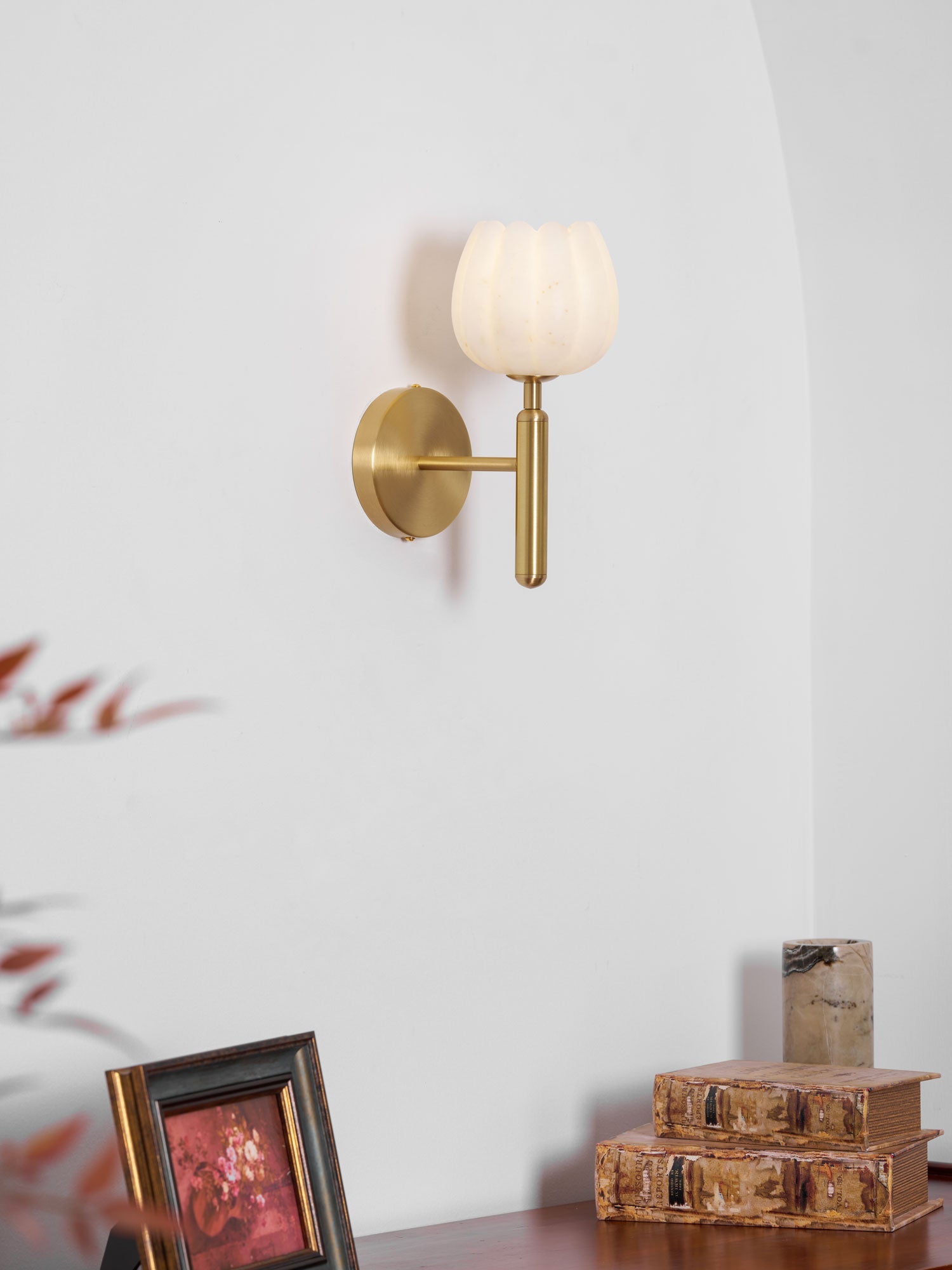 Brass Wall Sconce 12.2 in LED Indoor Alabaster Flower Decorative Lighting | Thomler