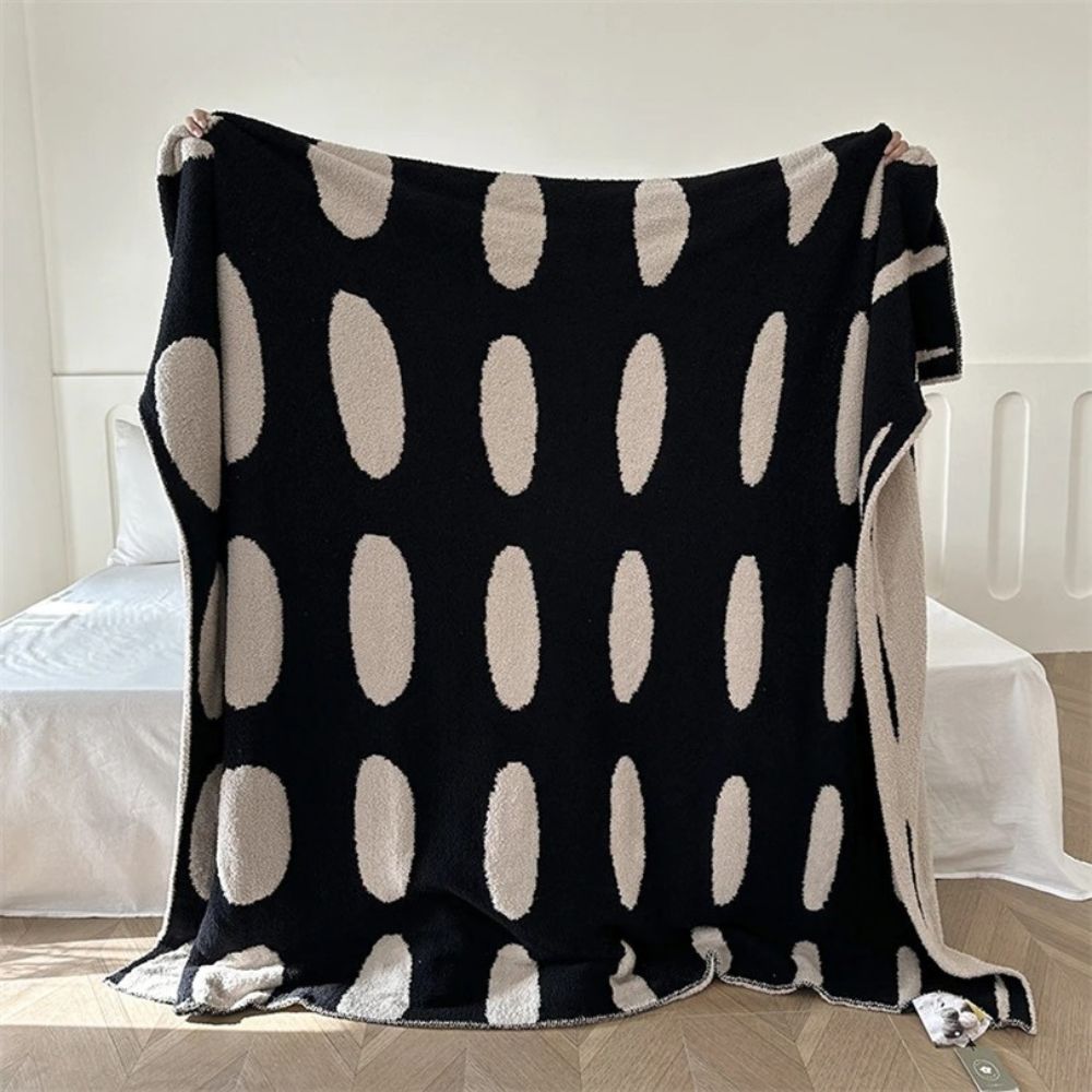Circle-Print Fleece Throw Blanket – Reversible Black & White – 51×67 Inches | Thomler