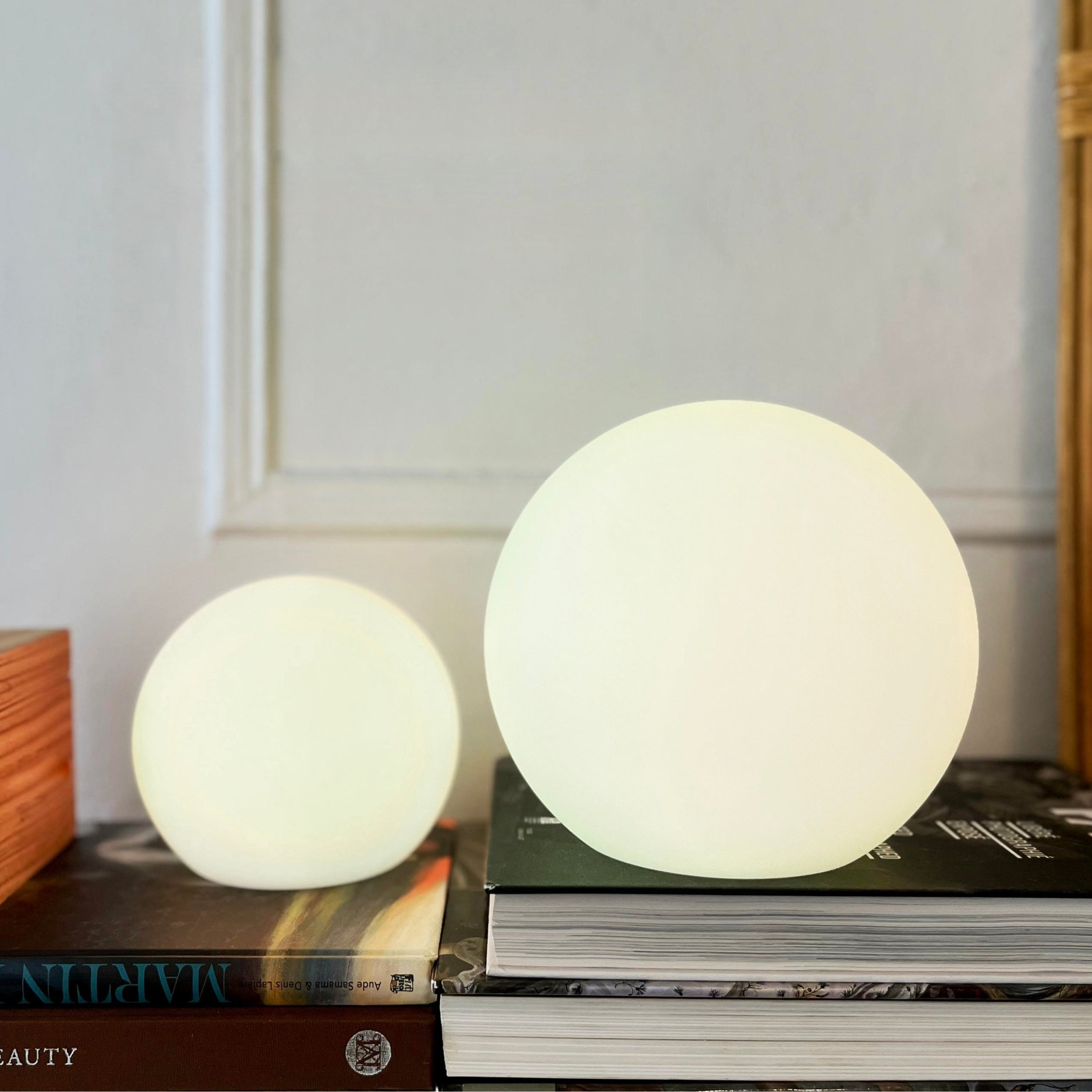 Table Lamp Plastic 5W Wireless LED 16 Colour Indoor Outdoor Mood Lighting Rechargeable Remote Controlled | Thomler