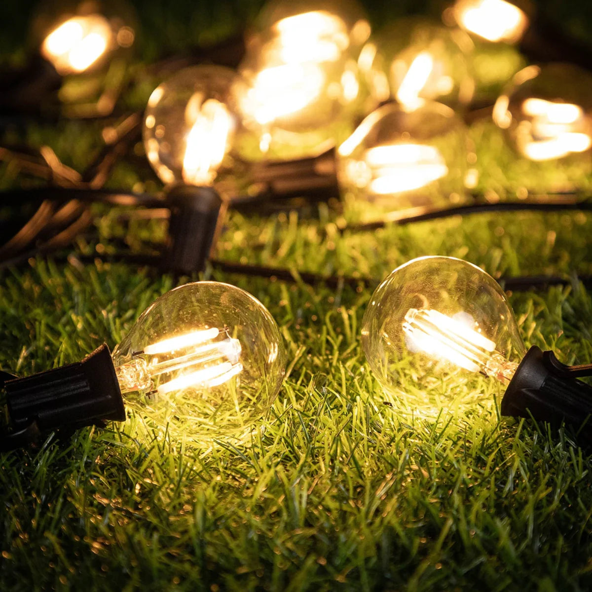 Solar-Powered Outdoor String Lights for Patio, Yard & Deck – Weather-Resistant LED Ambience for Garden Parties, Backyard Dining | Thomler