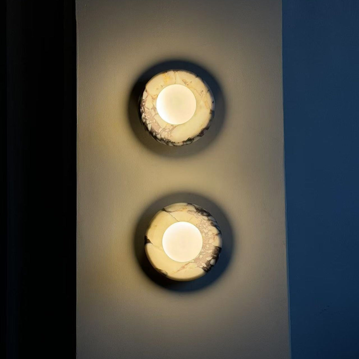 Round Glass Wall Sconce with Curved Marble Backplate for Living Room, Bedroom & Hallway – Hardwired Modern Indoor Light Fixture | Thomler