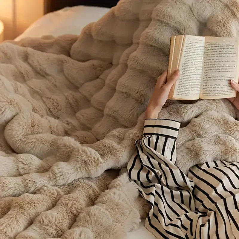 Plush Faux Rabbit Fur Throw Blanket – Double-Layered, Ultra-Soft & Lightweight for Couch, Bed & Travel | Thomler