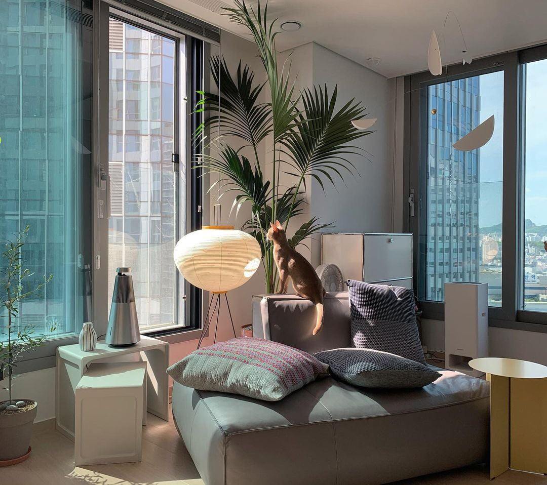 Akari Floor Lamp 47 in Mulberry Paper White Indoor Ambient Lighting Decorative Sculpture | Thomler