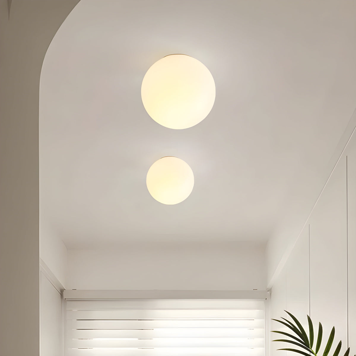 Frosted Glass Globe Wall Sconce – Modern Sphere Light Fixture for Bedroom, Living Room & Hallway | Thomler