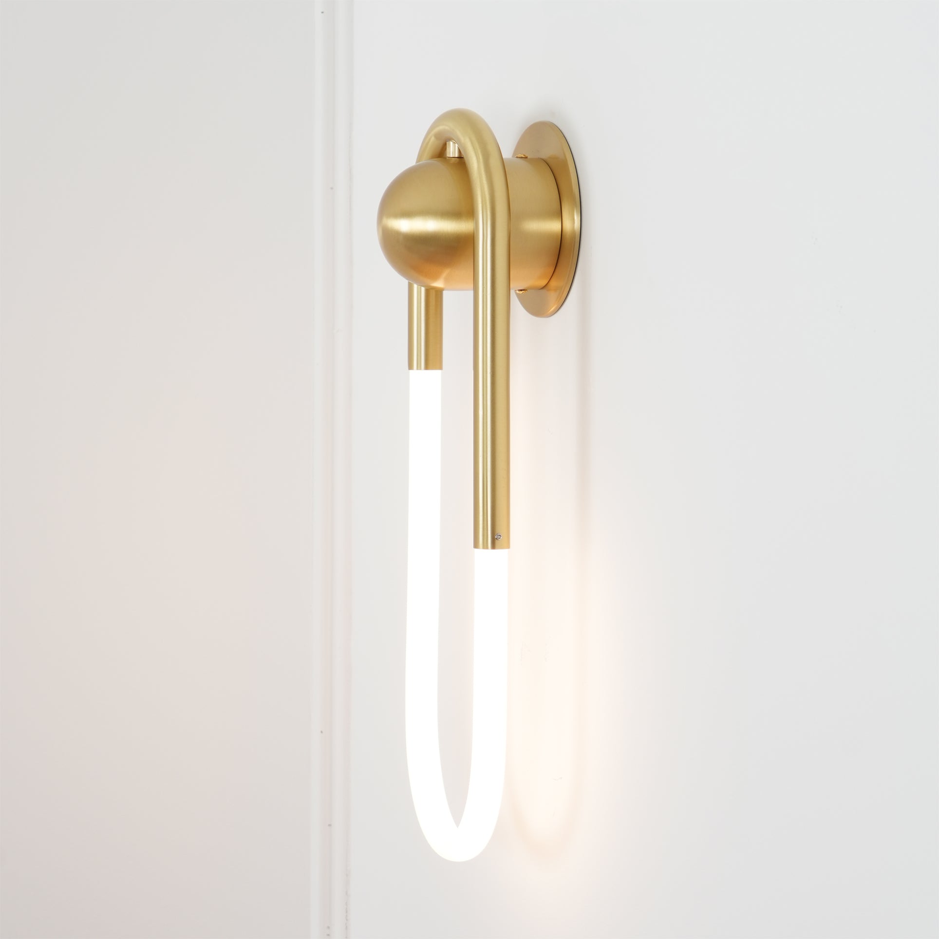 Wall Lamp Brass 17.7 in LED 9W Indoor Bedroom Living Room Accent Lighting Contemporary Design | Thomler