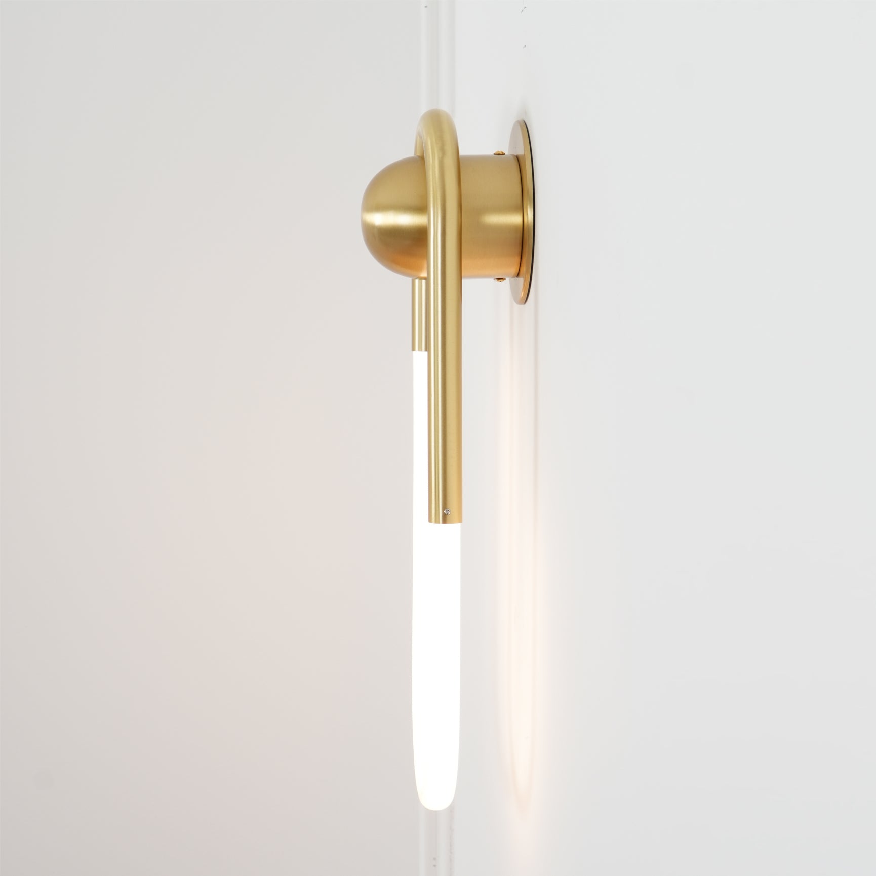 Wall Lamp Brass 17.7 in LED 9W Indoor Bedroom Living Room Accent Lighting Contemporary Design | Thomler