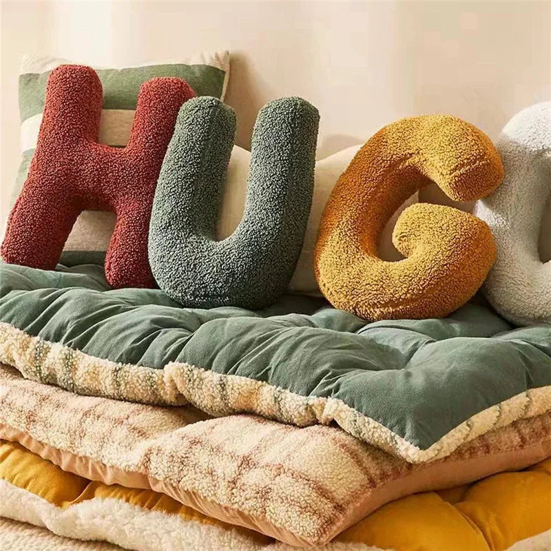 Alfabet Sierkussen Letter Fluweel A Tot Z 38x30cm | Sansoti