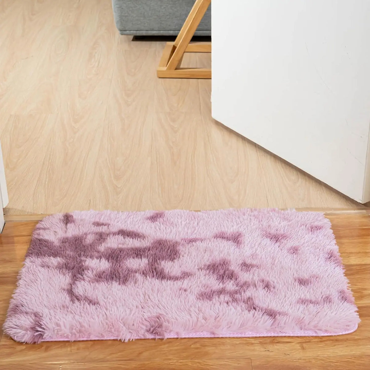 Tie-Dye Area Rug – Plush Non-Slip Machine Washable Floor Mat for Living Room, Bedroom & Playroom – Soft Polyester Carpet with PVC Backing | Thomler
