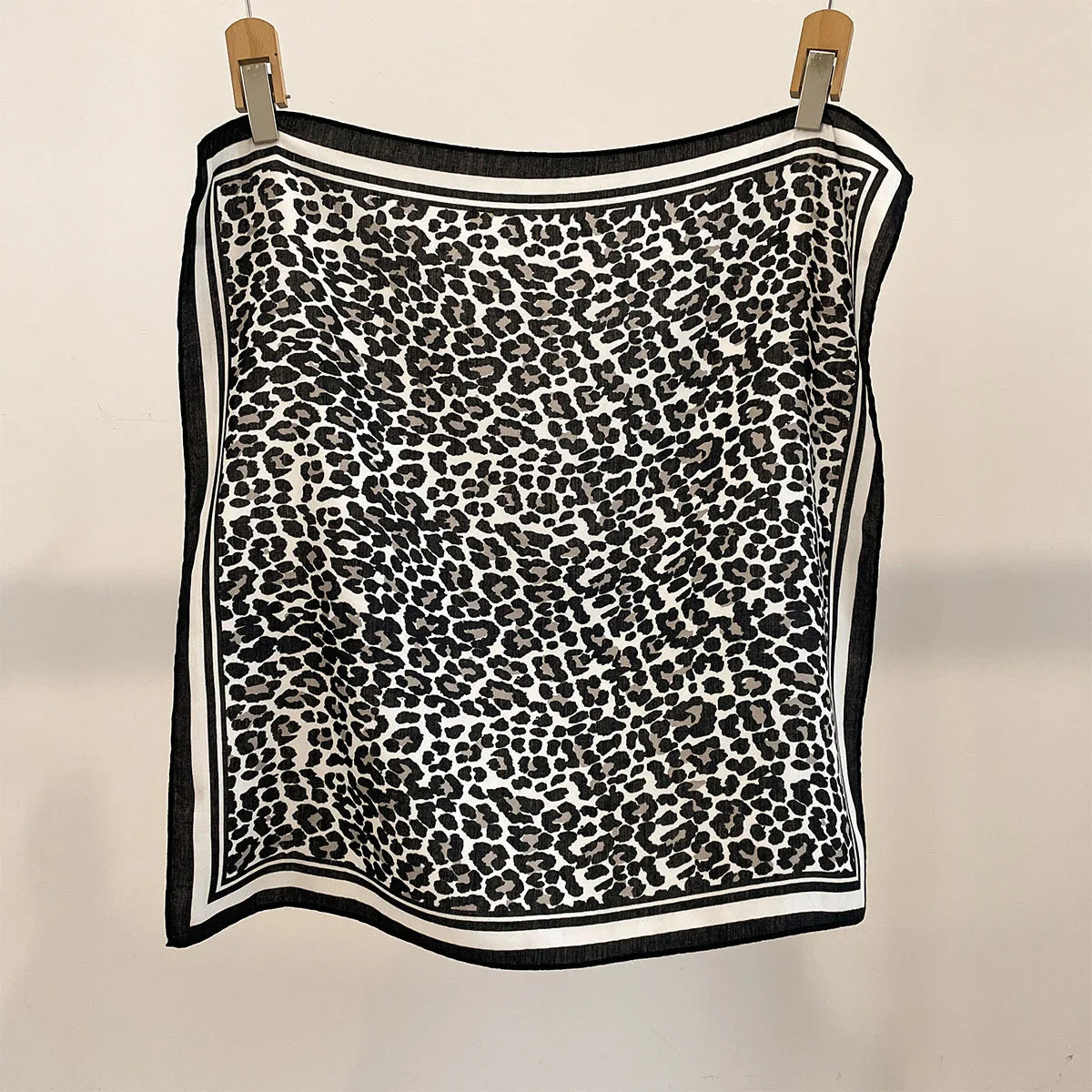Lightweight Bandana Square Headscarf for Women – Versatile Neck & Hair Wrap in Printed Designs | Thomler