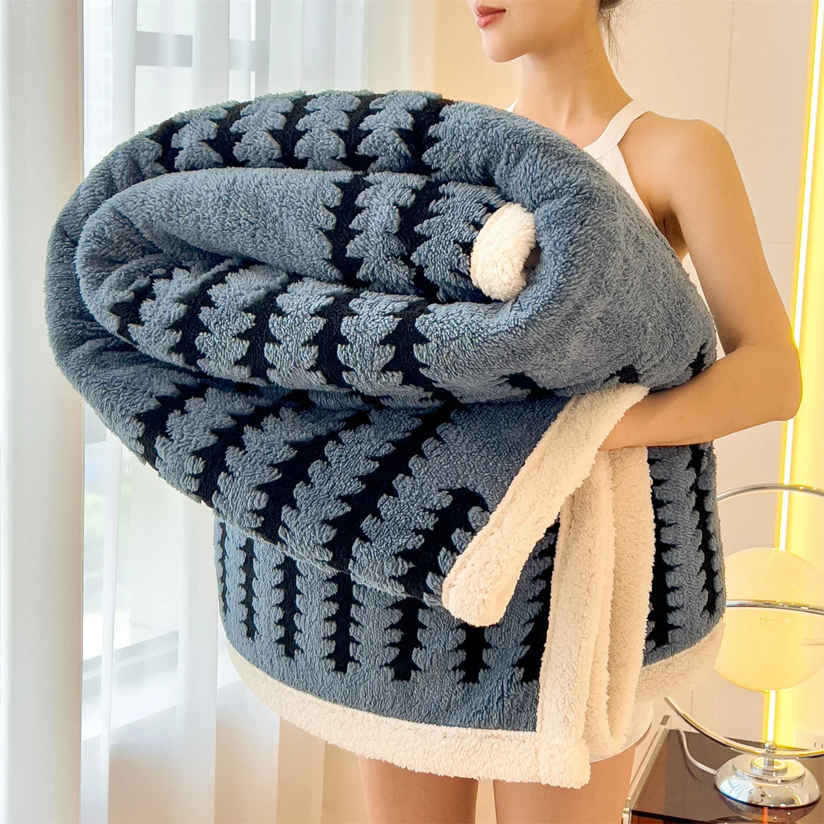 Reversible Sherpa Fleece Throw Blanket with Geometric Stripes for Couch, Bed & Bedroom – Ultra Soft Double-Sided Comfort Layer for Living | Thomler