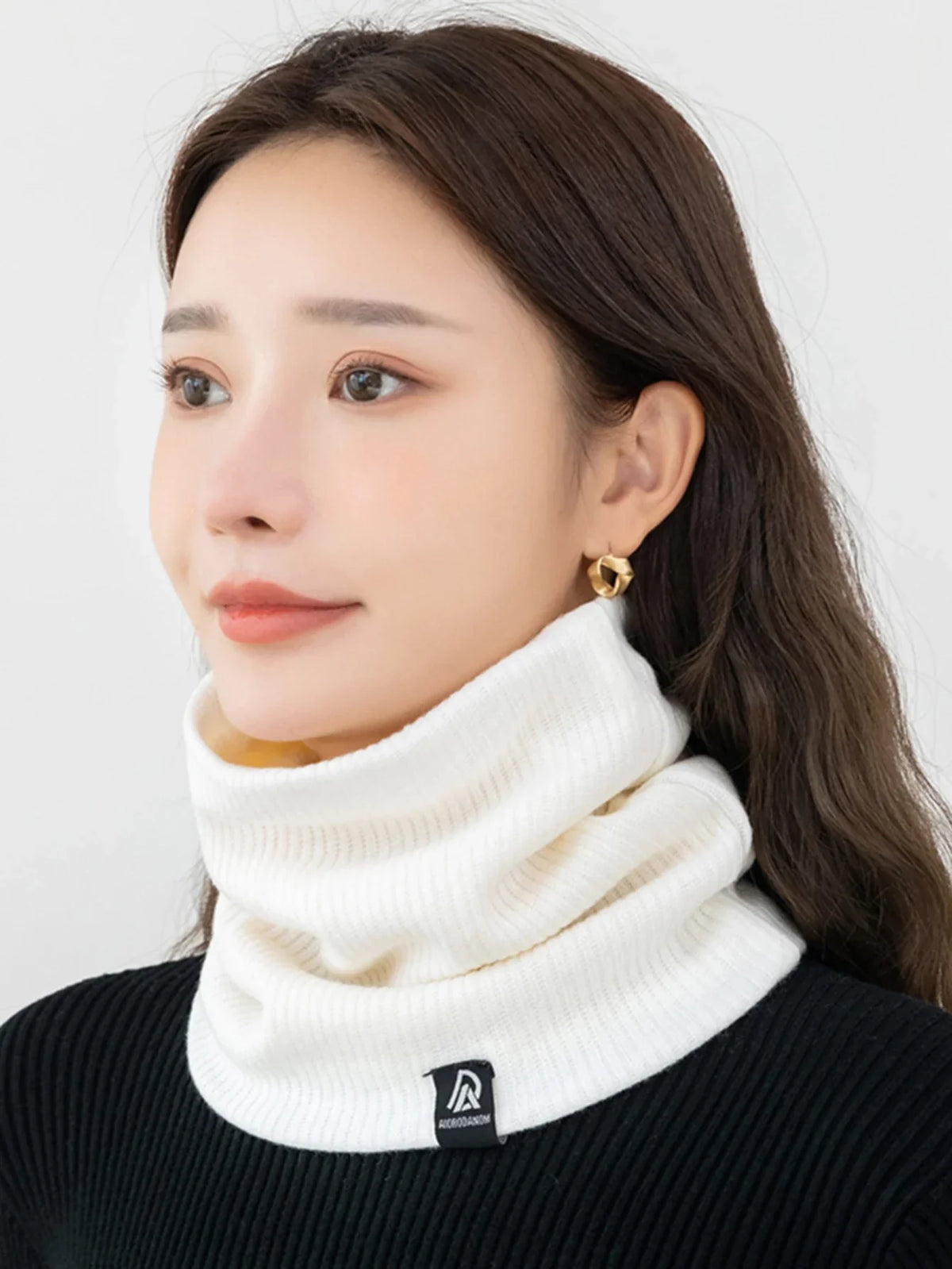 Plush Winter Neck Warmer Scarf – Soft Thermal Knit Wrap for Cold Weather Protection | Thomler