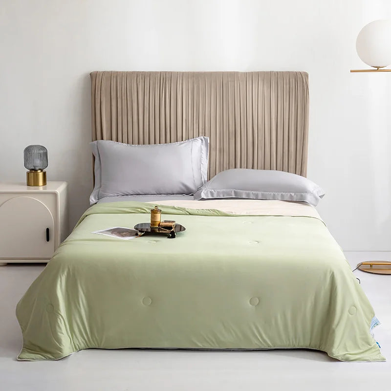 Cooling Blanket Ice Silk 150.0 x 200.0 cm Green Summer Bed Quilt Breathable Moisture Wicking Reversible Bedding | Thomler