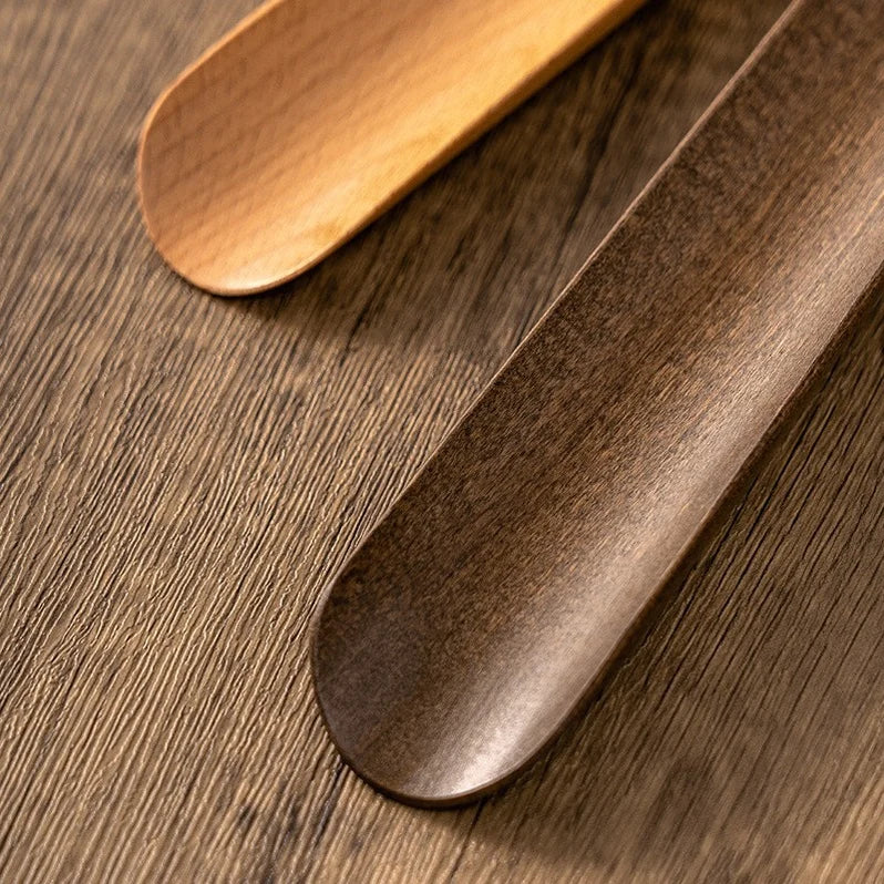 Shoehorn Natural Wood 55.0 cm Back Friendly Ergonomic Handle Magnetic Shoe Aid Long Handle Dressing Assistance Tool | Thomler