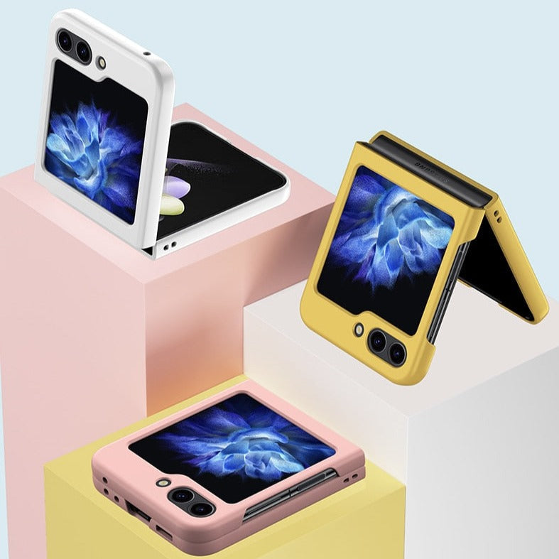 Protective Hard Shell Phone Case for Foldable Flip Smartphones – Wireless Charging Compatible, Raised Edge Screen Protection, Precision | Thomler