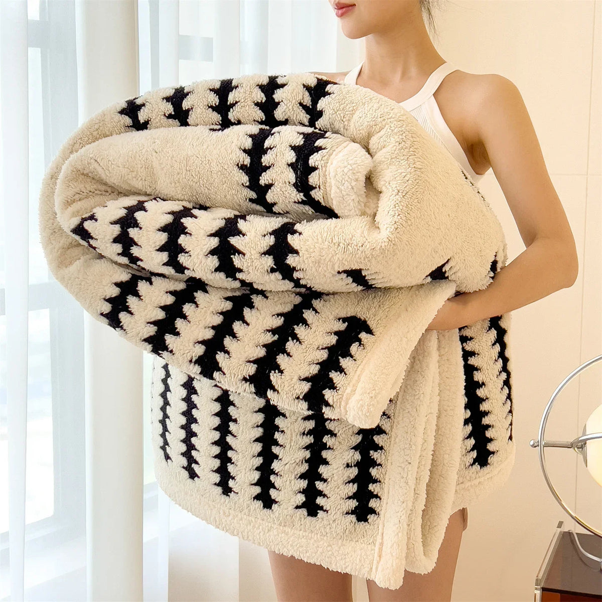 Reversible Sherpa Fleece Throw Blanket with Geometric Stripes for Couch, Bed & Bedroom – Ultra Soft Double-Sided Comfort Layer for Living | Thomler