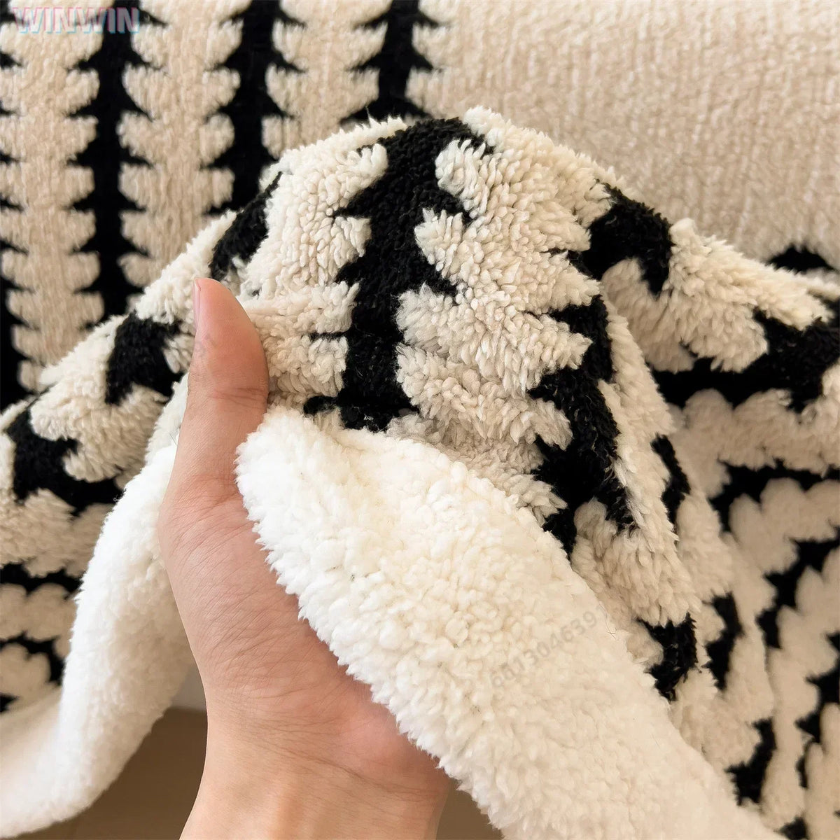 Reversible Sherpa Fleece Throw Blanket with Geometric Stripes for Couch, Bed & Bedroom – Ultra Soft Double-Sided Comfort Layer for Living | Thomler