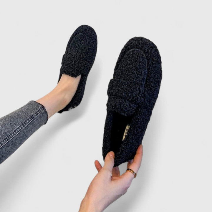 Women's Wool-Lined Slippers for Winter – Cozy Indoor-Outdoor Loafer Style House Shoes with Non-Slip Rubber Sole | Thomler