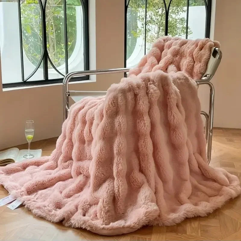 Faux Fur Reversible Throw Blanket for Sofa, Bed & Couch – Double-Sided Luxury Fleece Winter Throw in Gray, Beige & Pink, Machine Washable | Thomler